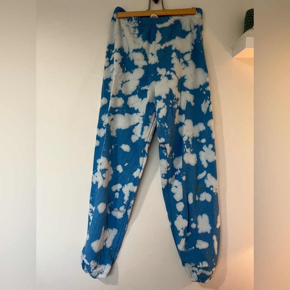 URBAN OUTFITTERS TIE DYE BLUE AND WHITE SWEATPANTS